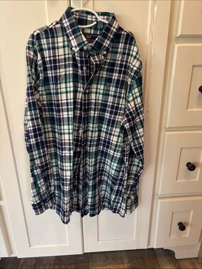 NWOT Vineyard Vines Plaid Button-Down Shirt in Navy, Green & White